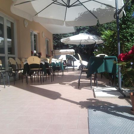 Hotel Trinidad Rimini Eksteriør billede