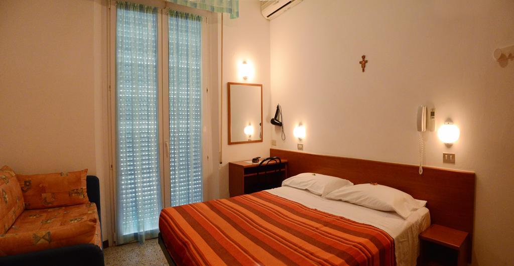 Hotel Trinidad Rimini Eksteriør billede
