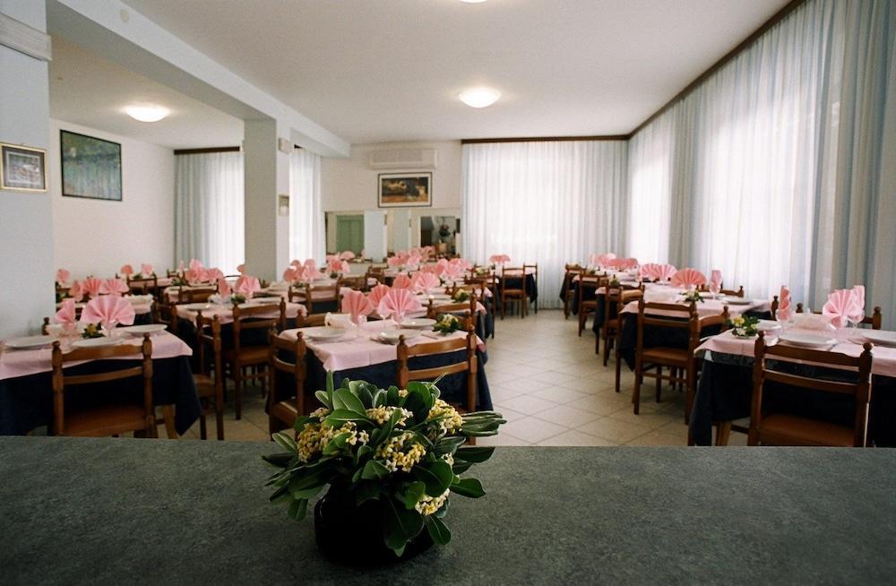 Hotel Trinidad Rimini Eksteriør billede